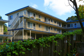 Strawberry Apartments in Mill Valley, CA - Building Photo - Building Photo