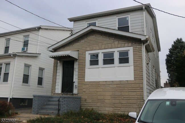 105 Coolidge St in Irvington, NJ - Building Photo - Building Photo