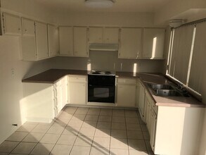 1908 S Pride St in Visalia, CA - Building Photo - Building Photo