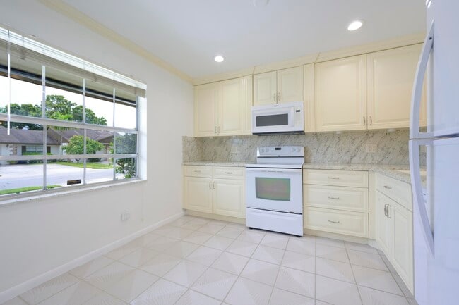 135 Doe Trail in Jupiter, FL - Building Photo - Building Photo