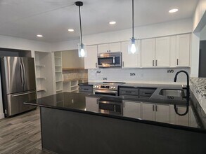 1443 W Morrow Dr in Phoenix, AZ - Building Photo - Building Photo