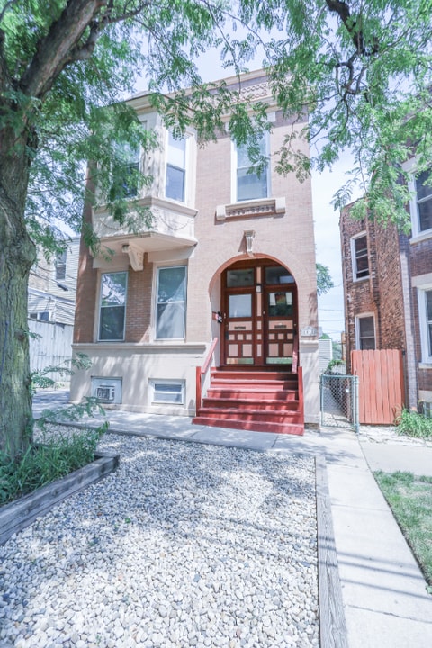 1042 W Grace St in Chicago, IL - Building Photo