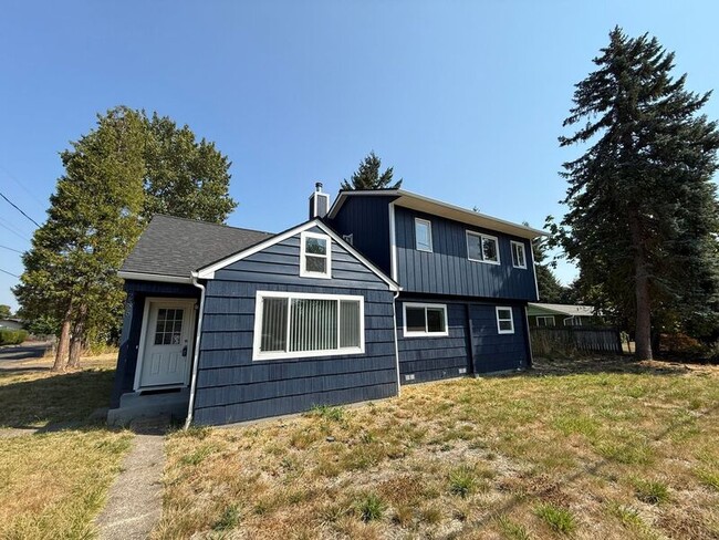 property at 2525 SE Thompson St