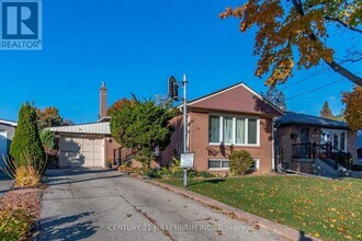 18 Margrath Pl in Toronto, ON - Building Photo - Building Photo