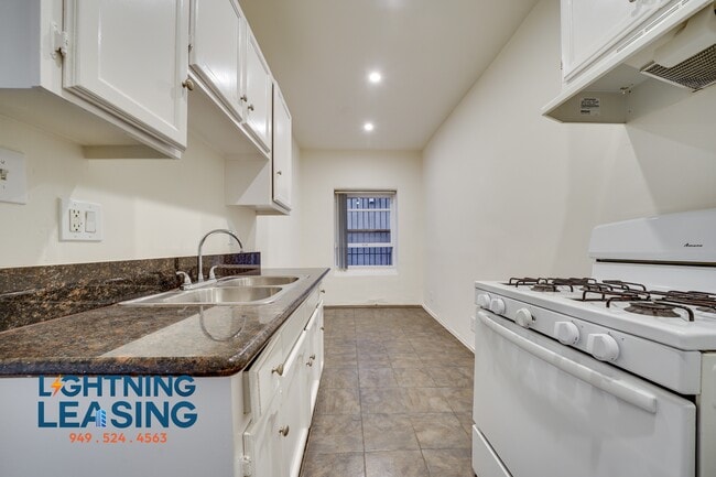 property at 1516 S Wilton Pl