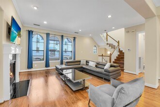 1429 Utah St in Houston, TX - Foto de edificio - Building Photo