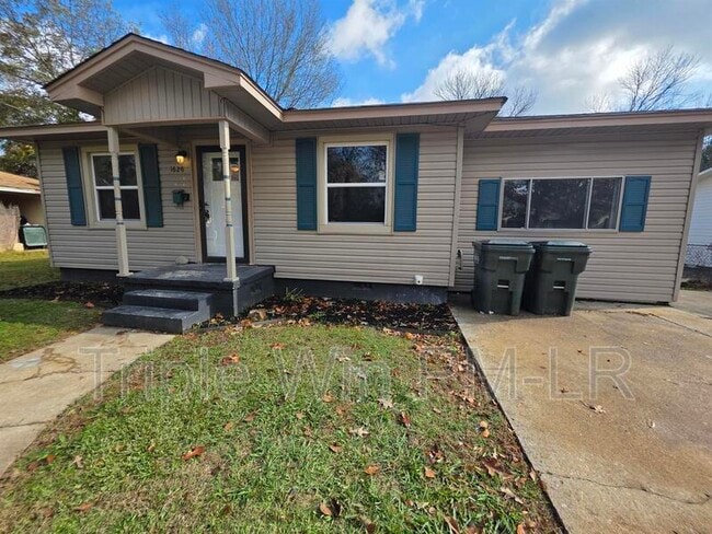 property at 1626 Davis St