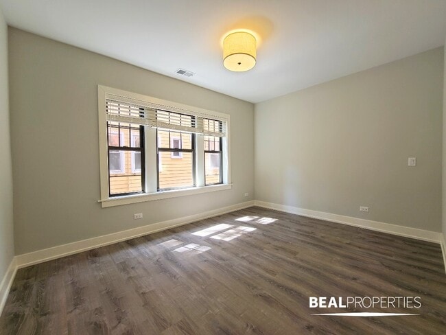 916 Crain St in Evanston, IL - Building Photo - Building Photo