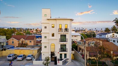 426 Alexandria in Los Angeles, CA - Foto de edificio - Building Photo