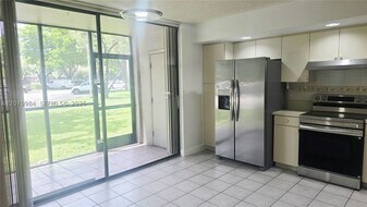 8650 SW 133rd Avenue Rd in Miami, FL - Building Photo