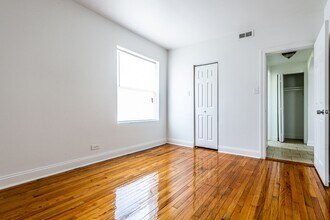 6104 S Campbell Ave 2501-11 W 61st Chicago, IL 60629 in Chicago, IL - Foto de edificio - Building Photo