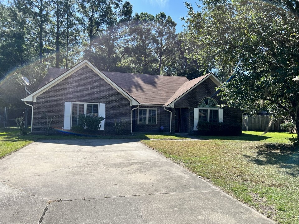 748 Timber Ridge Trail in Hinesville, GA - Building Photo