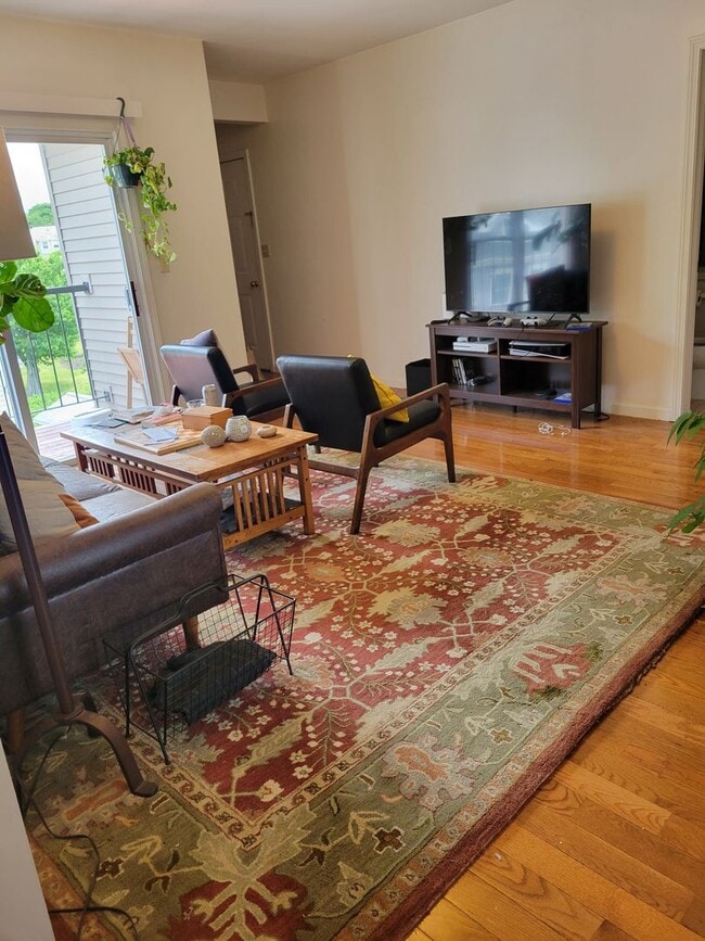 property at 10 Morgan Pl