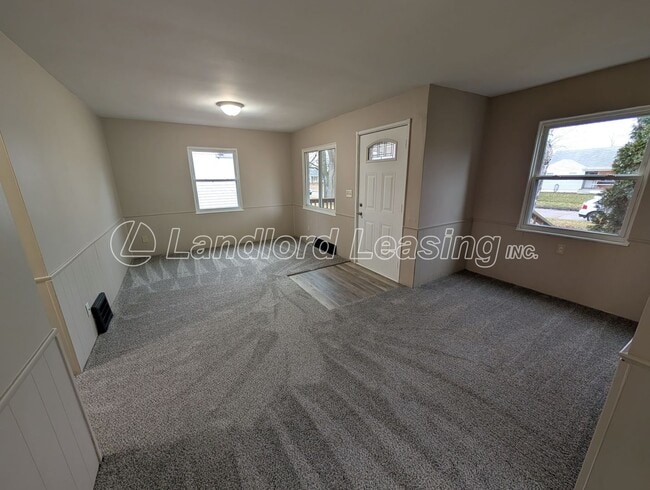 1314 Cedar Dr in Lorain, OH - Building Photo - Building Photo