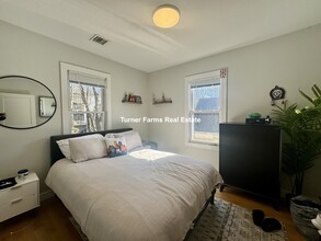 9 Wenham St, Unit 3 in Boston, MA - Foto de edificio - Building Photo