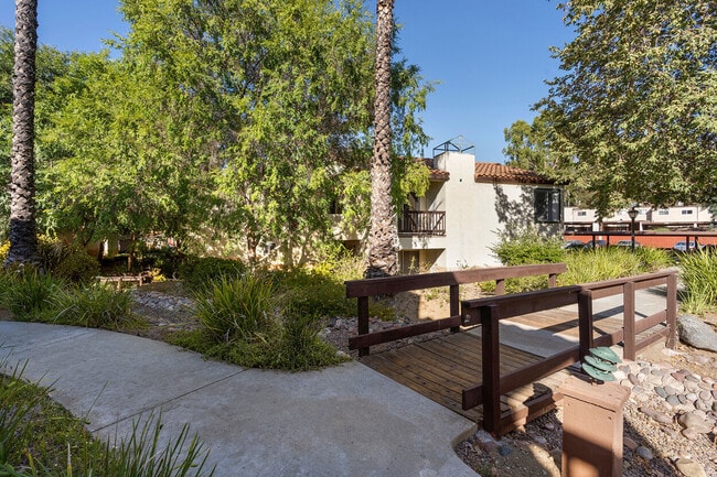 Terre at Creekside fka Creekside Park in Santee, CA - Foto de edificio - Building Photo