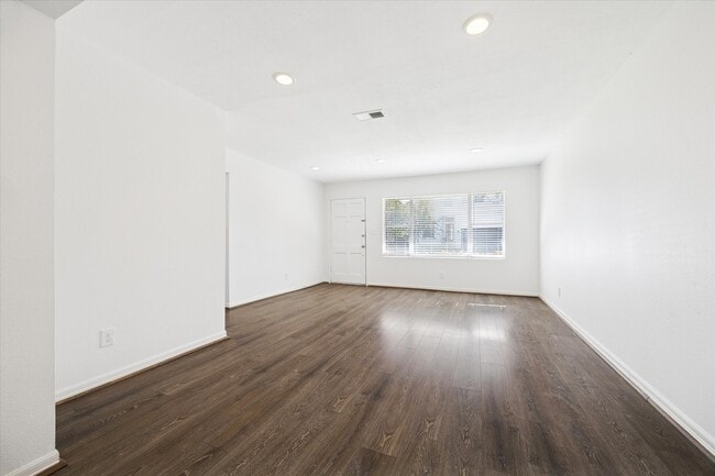 4404 Vivian St in Bellaire, TX - Building Photo - Building Photo