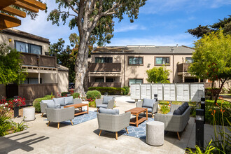 The Shoreline at Monterey Bay in Marina, CA - Foto de edificio - Building Photo