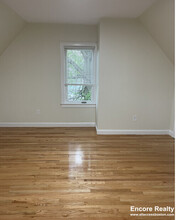 12 Harris St, Unit 3 in Brookline, MA - Building Photo - Building Photo