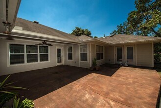 5640 Oak Blvd in Austin, TX - Building Photo - Building Photo
