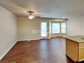 917 Longleaf Dr in North Salt Lake, UT - Building Photo - Building Photo