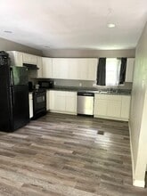 5105 Patricia Ln in Bacliff, TX - Building Photo - Building Photo