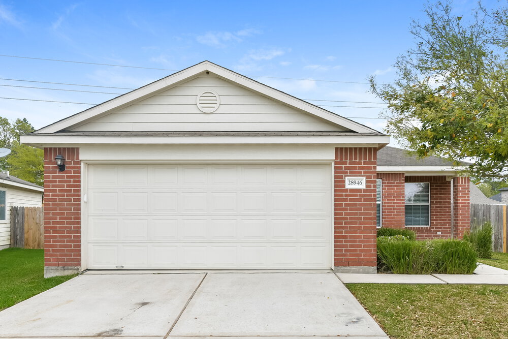 28946 Village Creek Loop in Spring, TX - Building Photo