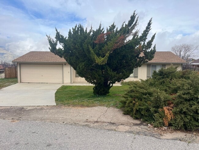 20411 Steeple Ct in Tehachapi, CA - Building Photo - Building Photo