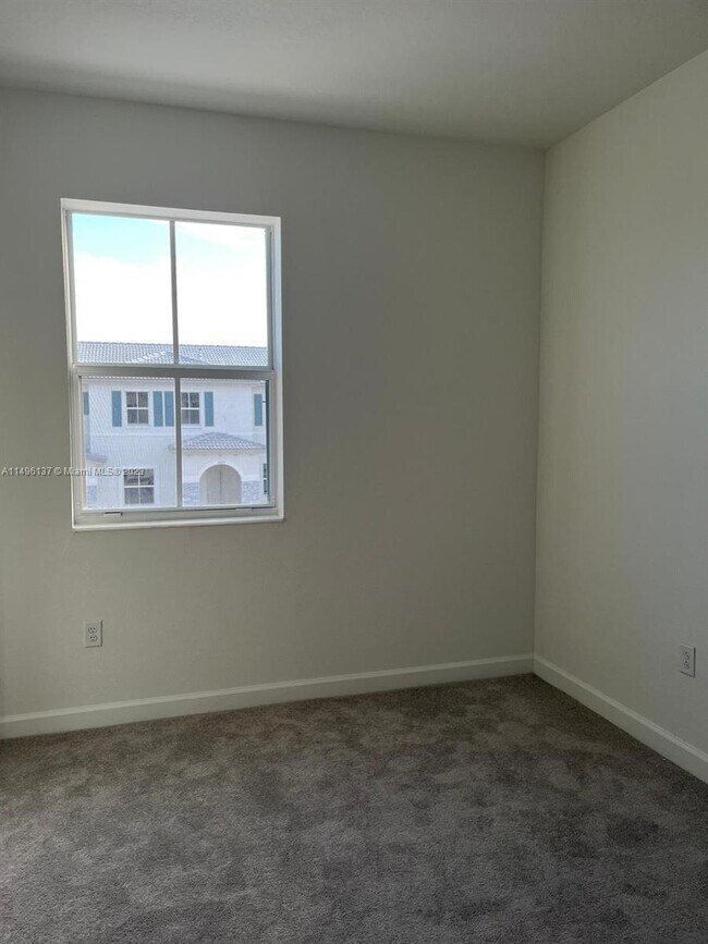 16271 SW 292nd St in Homestead, FL - Foto de edificio - Building Photo