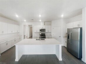 18347 Ridgeline Dr in Estero, FL - Foto de edificio - Building Photo