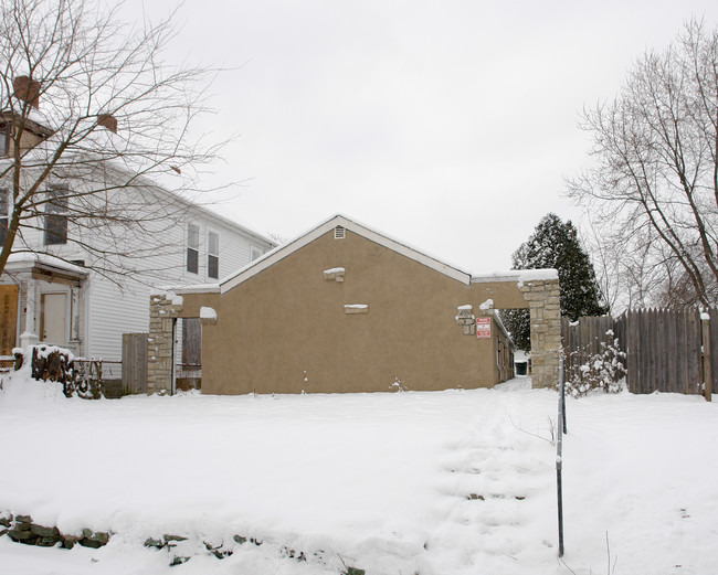 409 Ryan Ave in Columbus, OH - Foto de edificio - Building Photo