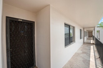 9783 N Belfort Cir in Tamarac, FL - Building Photo - Building Photo