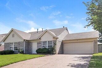 70 Oakland Woods Cove in Oakland, TN - Building Photo - Building Photo