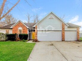 412 Woodland Trail Dr in Indianapolis, IN - Building Photo