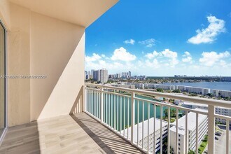 18031 Biscayne Blvd, Unit PH01 in Aventura, FL - Foto de edificio - Building Photo