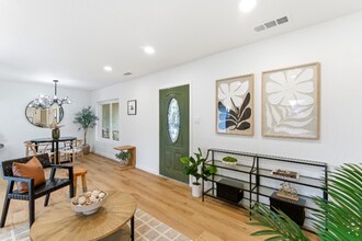 2361 Bedford Rd in Concord, CA - Foto de edificio - Building Photo