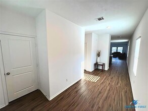 124 Rooster Wy in Jarrell, TX - Building Photo - Building Photo