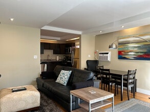 830 W Altgeld St in Chicago, IL - Building Photo - Building Photo