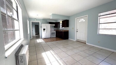 215 N Wild Olive Ave in Daytona Beach, FL - Building Photo - Building Photo