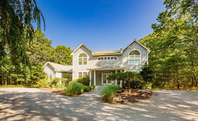 528 Wainscott NW Rd in Wainscott, NY - Building Photo - Building Photo