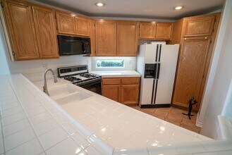 25550 Hemingway Ave in Stevenson Ranch, CA - Building Photo - Building Photo