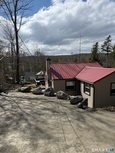 27 Dilliston Rd in New Hartford, CT - Building Photo - Building Photo