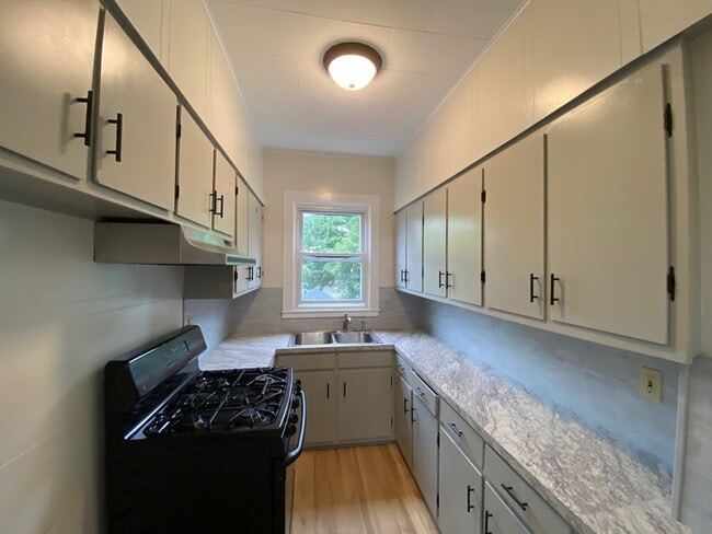 139 Holly St in New Bedford, MA - Building Photo - Building Photo