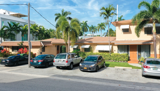 435-443 Hendricks Is in Fort Lauderdale, FL - Building Photo - Building Photo