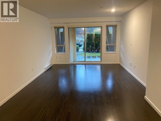 3156 Dayanee Springs Blvd in Coquitlam, BC - Building Photo - Building Photo