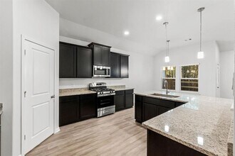 2316 Cedar Pl Dr in Conroe, TX - Foto de edificio - Building Photo