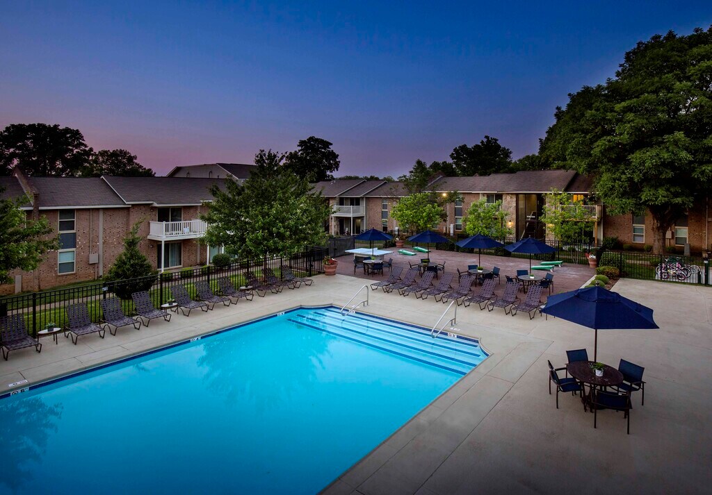 Plainview Apartments in Louisville, KY