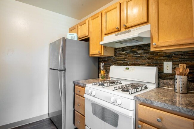 Briarwood Place Apartment Homes in Laurel, MD - Building Photo - Building Photo