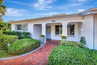 798 E Boca Raton Rd in Boca Raton, FL - Building Photo - Building Photo