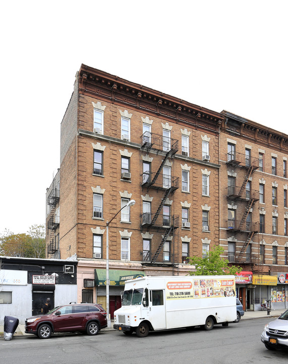 2383 Washington Ave in Bronx, NY - Building Photo